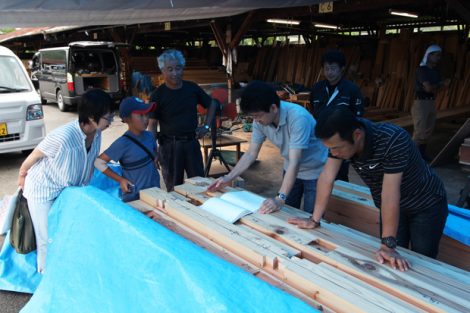 『大針の家 Ⅱ』刻みの見学へ